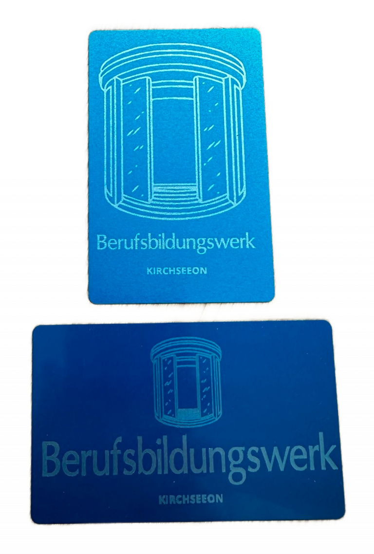 Bedruckte Visitenkarten aus dem Lasercutter